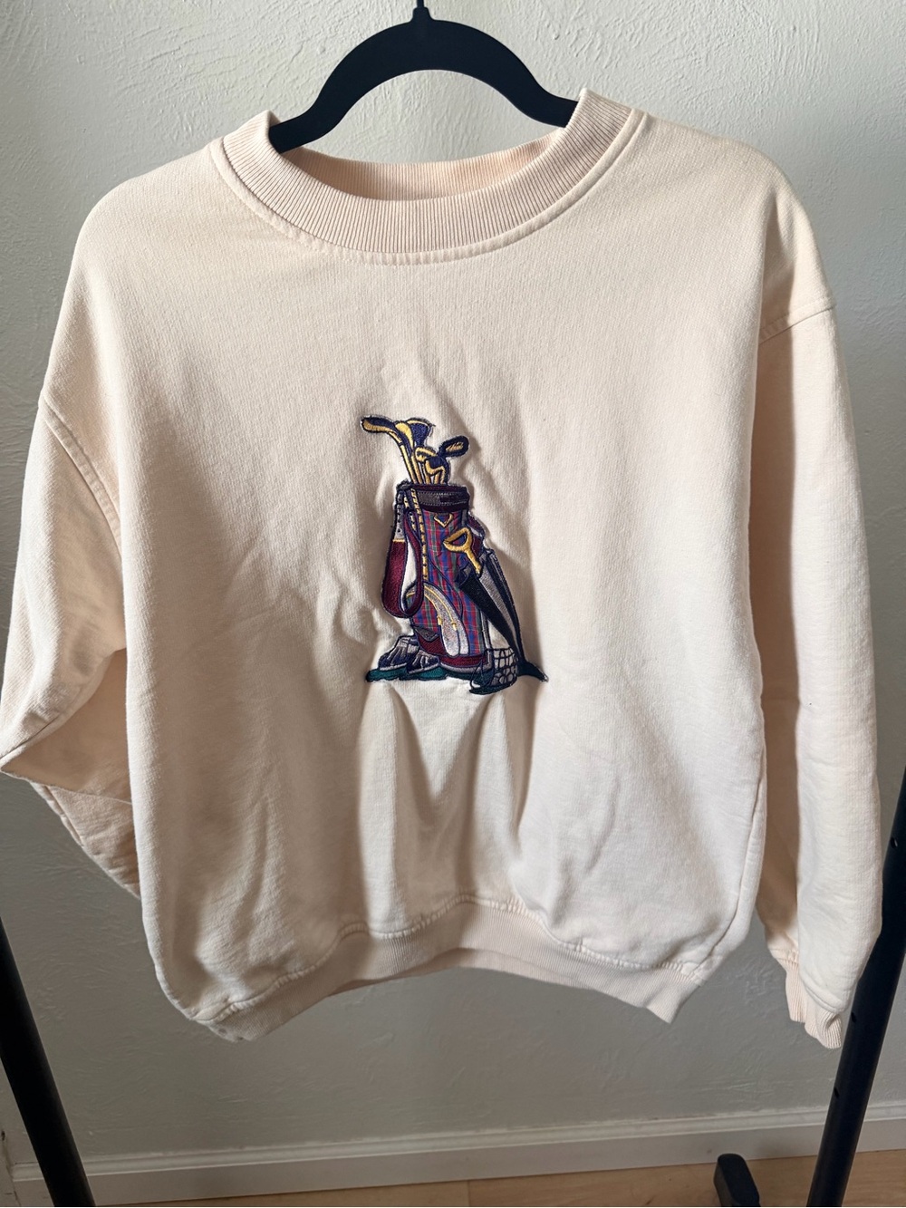 Vintage Club Newport Cream Embroidered Golf Bag Crewneck Sweatshirt Size Medium